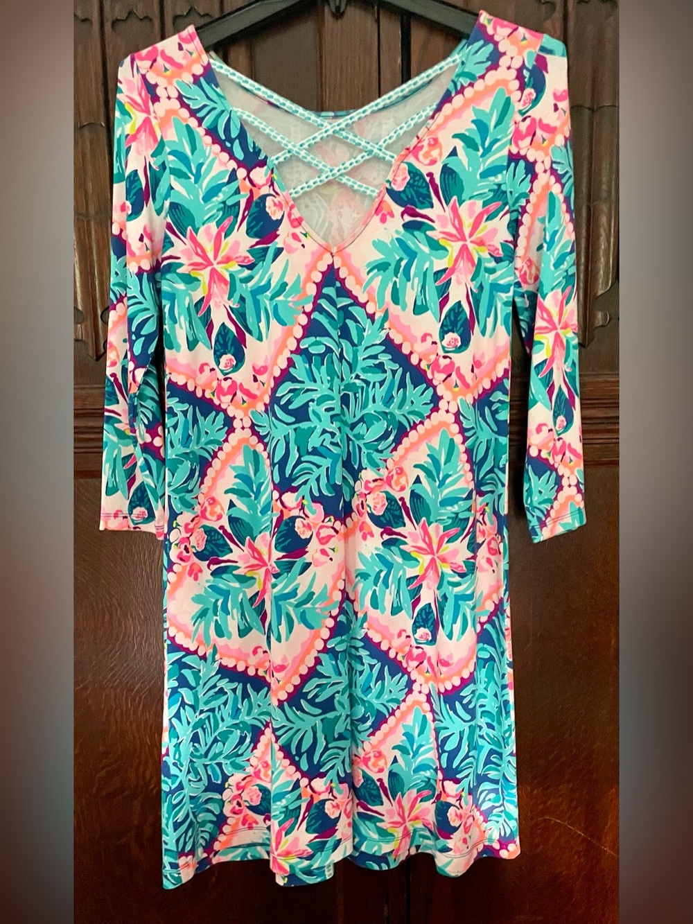 Lilly Pulitzer Floral Shift Dress with 3/4 Sleeves & Crisscross Back Size XS - Picture 2 of 5